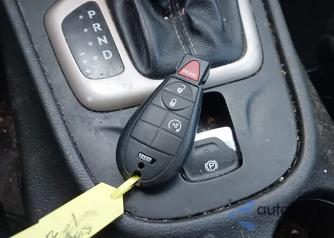 2015 Jeep Cherokee Latitude из США, поврежденный, VIN 1C4PJMCB4FW521552